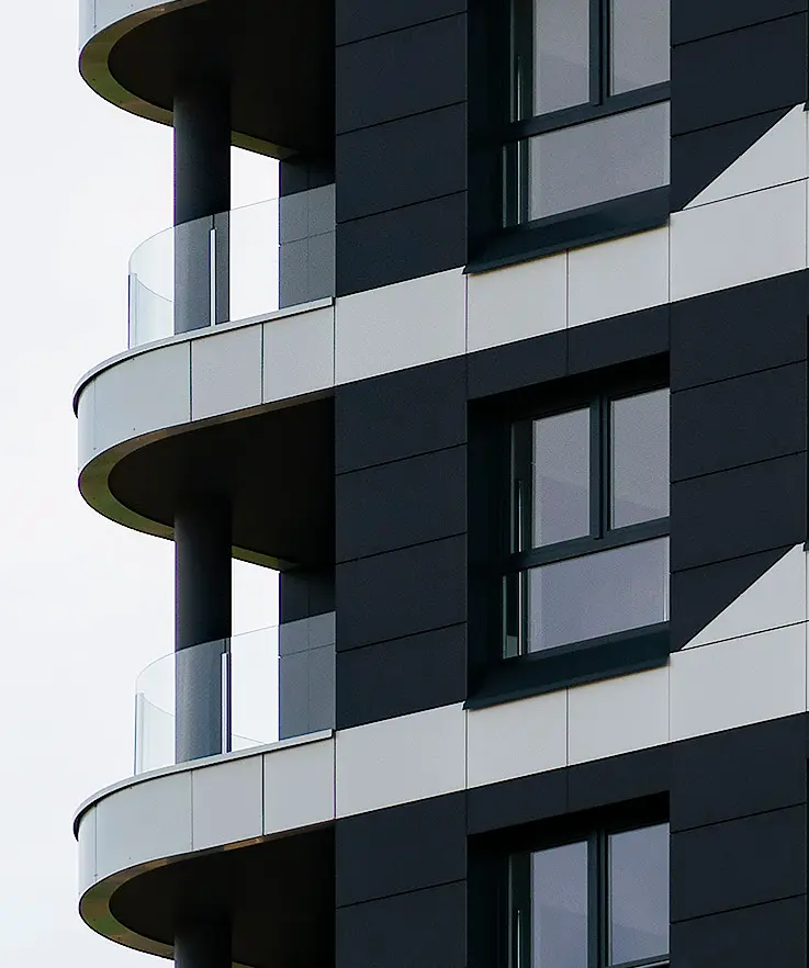 A 70 Hinged - Image 4