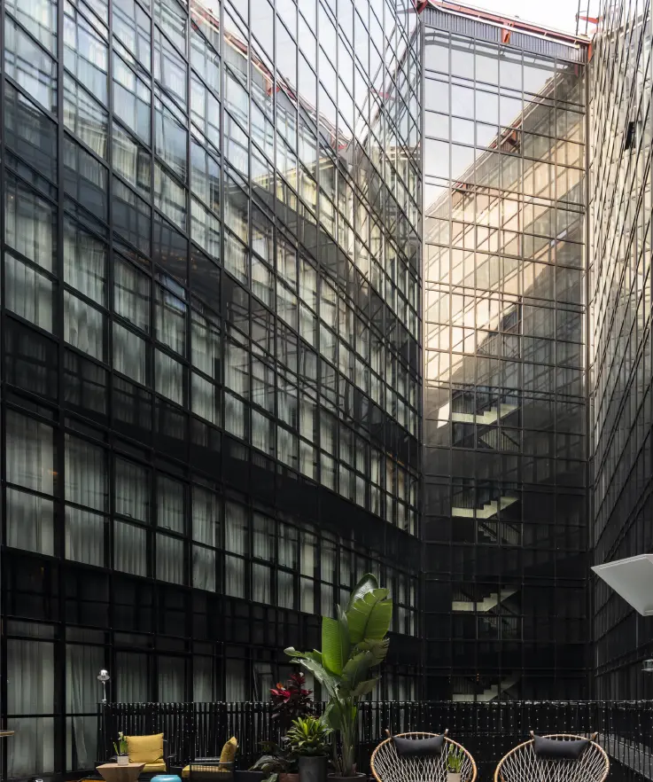 TP 52 Façade - Image 3