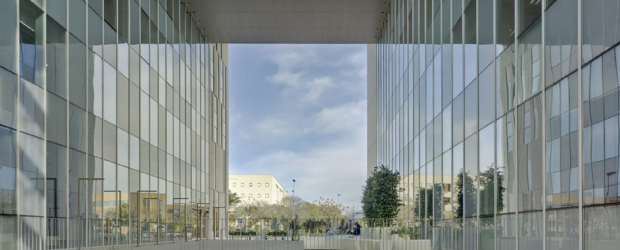 TPV 52 Façade - Image 4